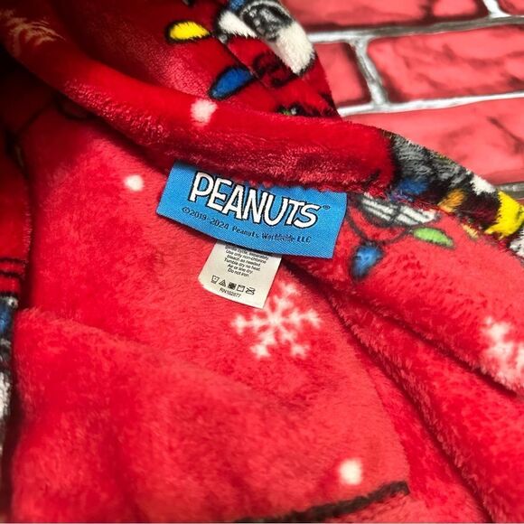 Peanuts Snoopy Woodstock Christmas plush Throw Blanket 6” x 70” - Picture 7 of 9